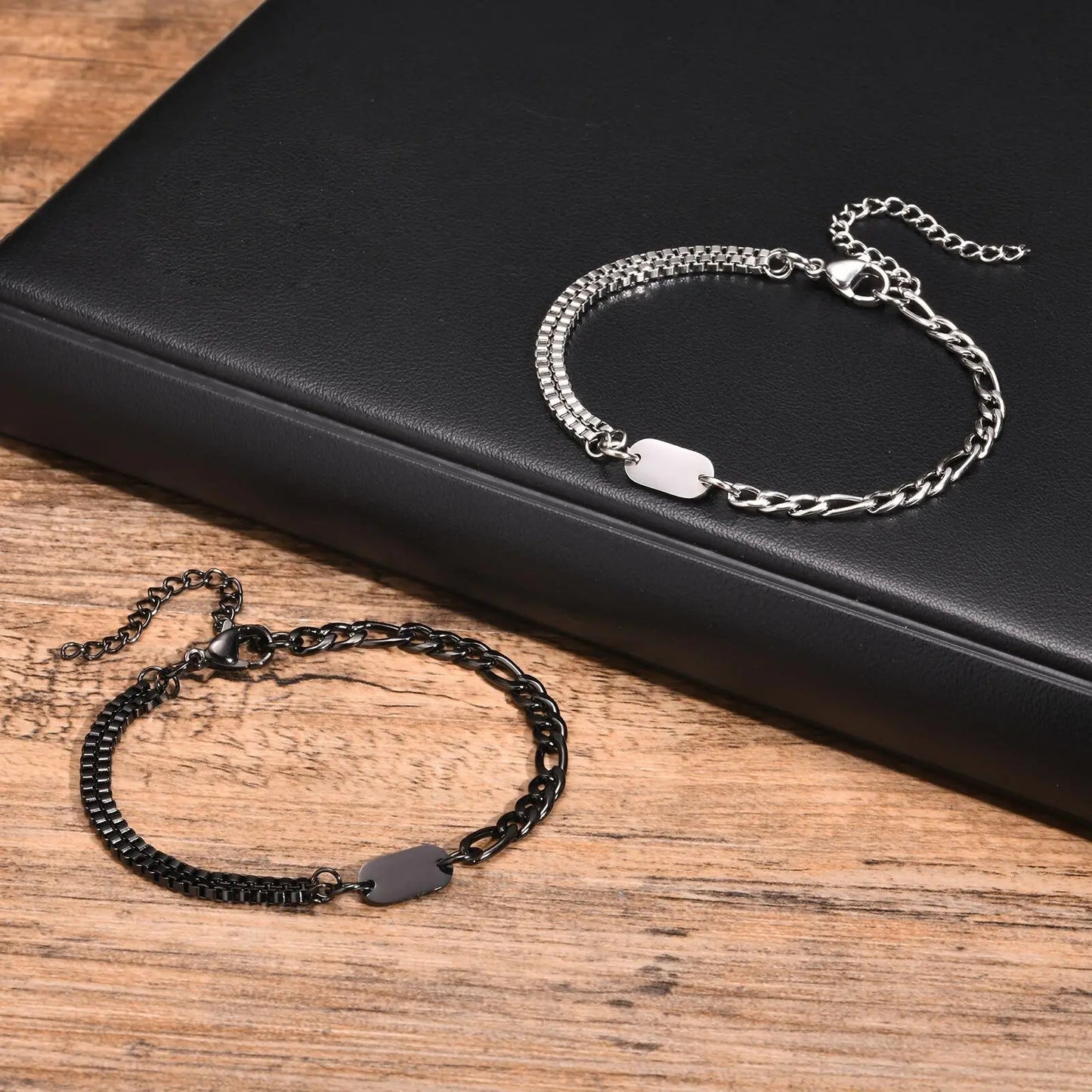 Kettenarmband in Silber und Schwarz