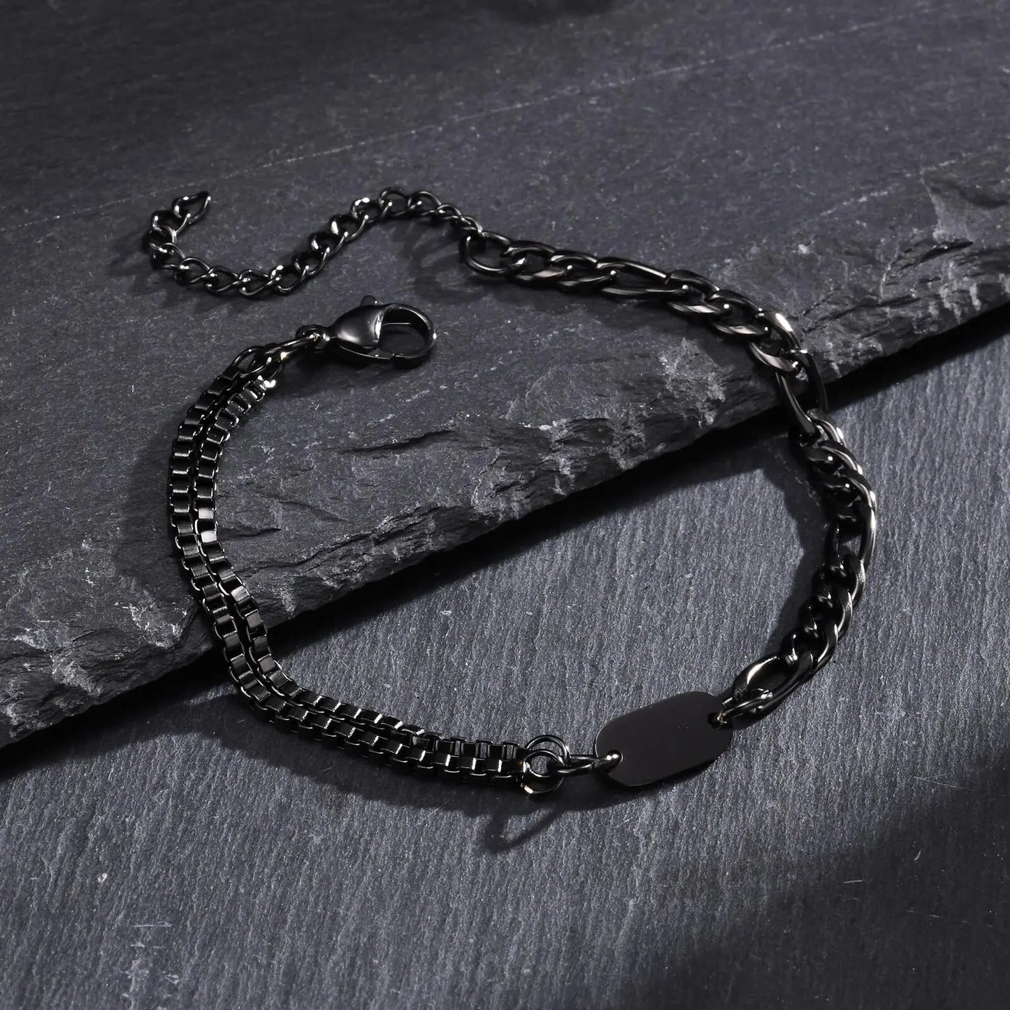 Kettenarmband in Silber und Schwarz