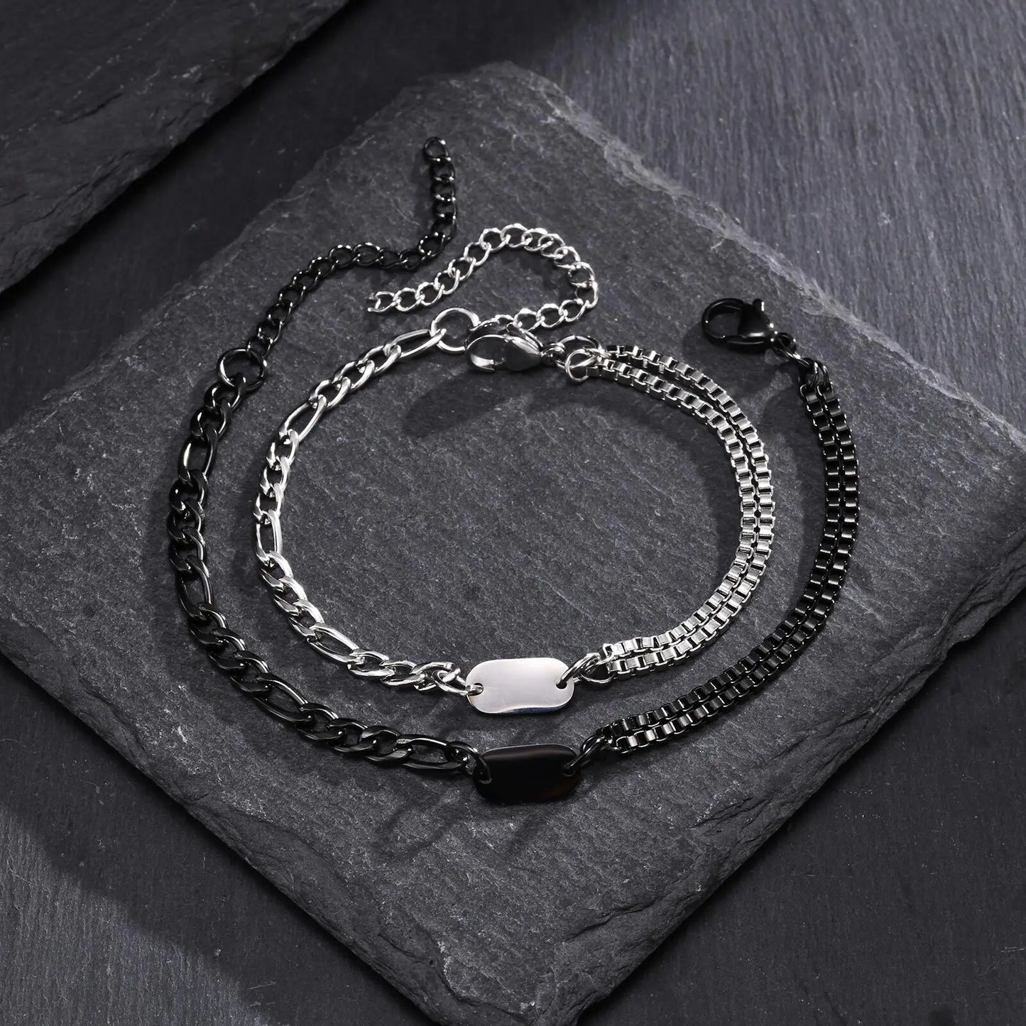 Kettenarmband in Silber und Schwarz